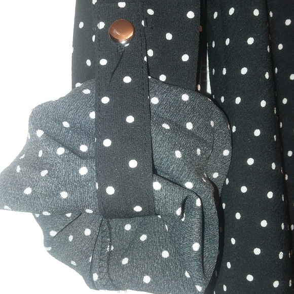 Too - Picture 3 of 5